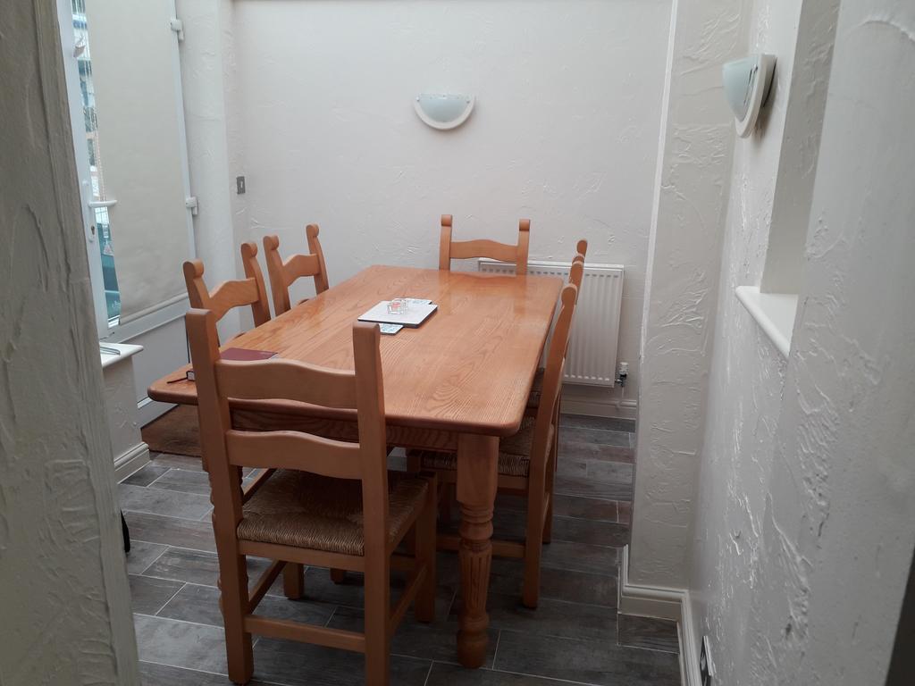 Birchwood Apartment room 6